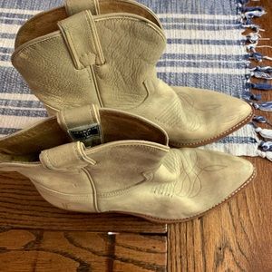 Frye Cream Distressed short Billy Boot